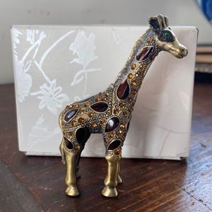 Giraffe. Jeweled. EC. Hidden compartment.